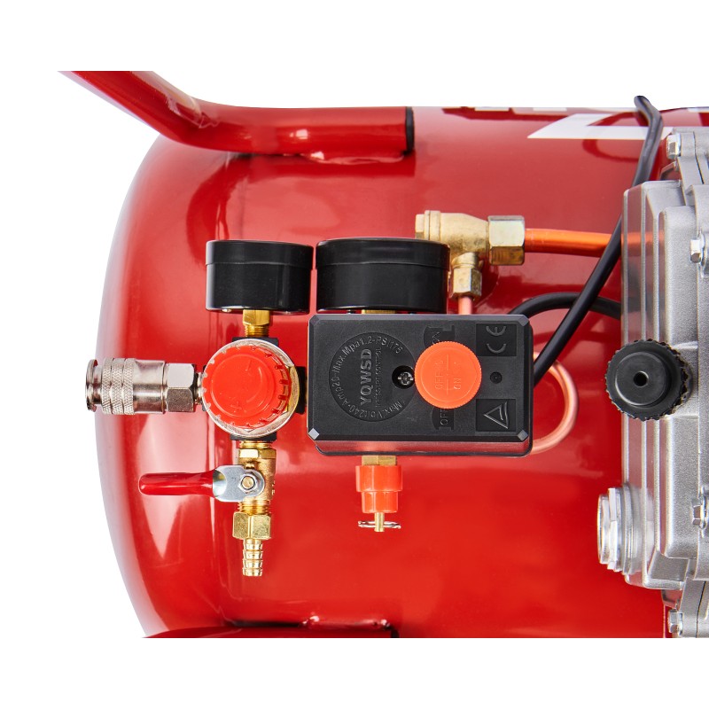 Компрессор коаксиальный масляный Elitech КМ 200-24