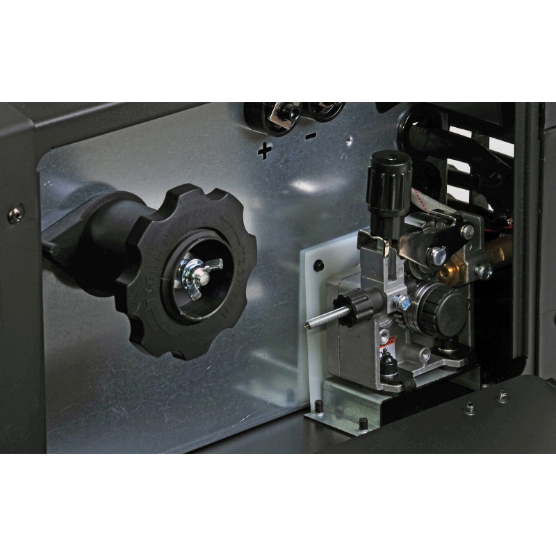 Сварочный инвертор ELITECH WM 200 SYN LCD PULSE