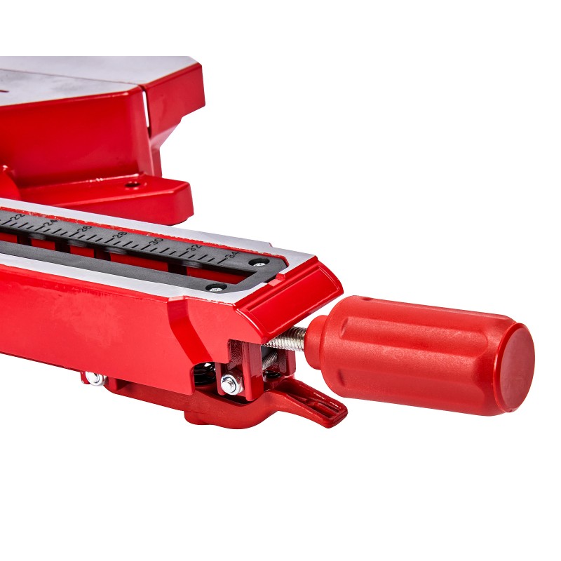 Торцовочная пила Elitech ПТ 825К