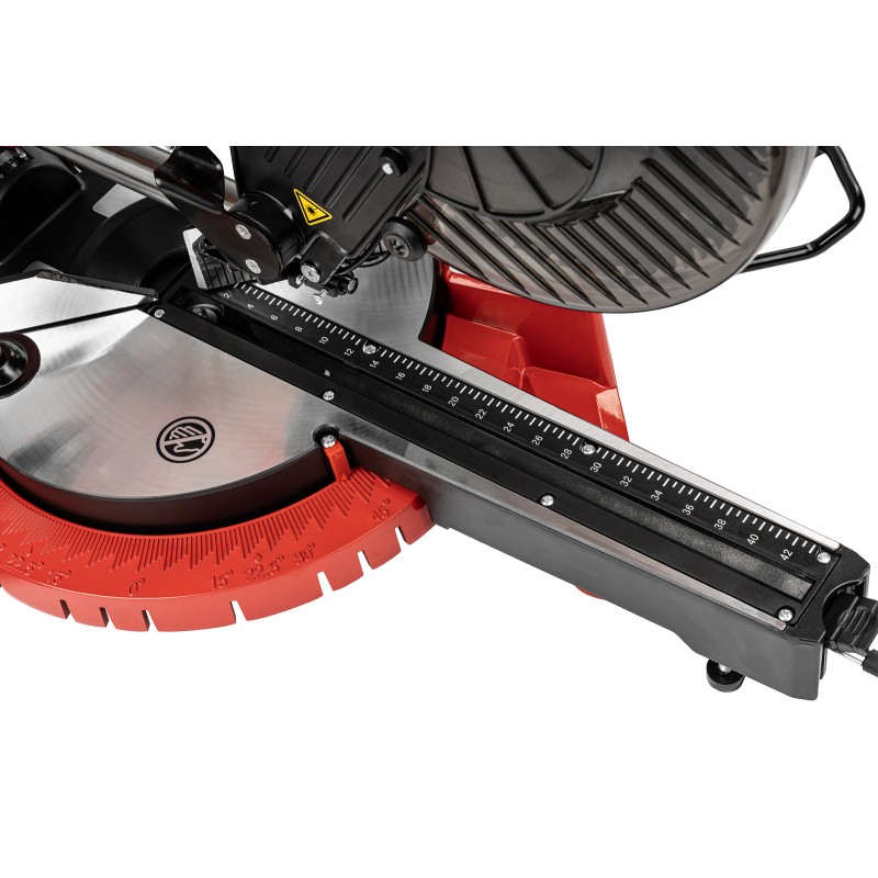 Пила торцовочно-усовочная Elitech ПТ 1825КУ (E2006.009.00)