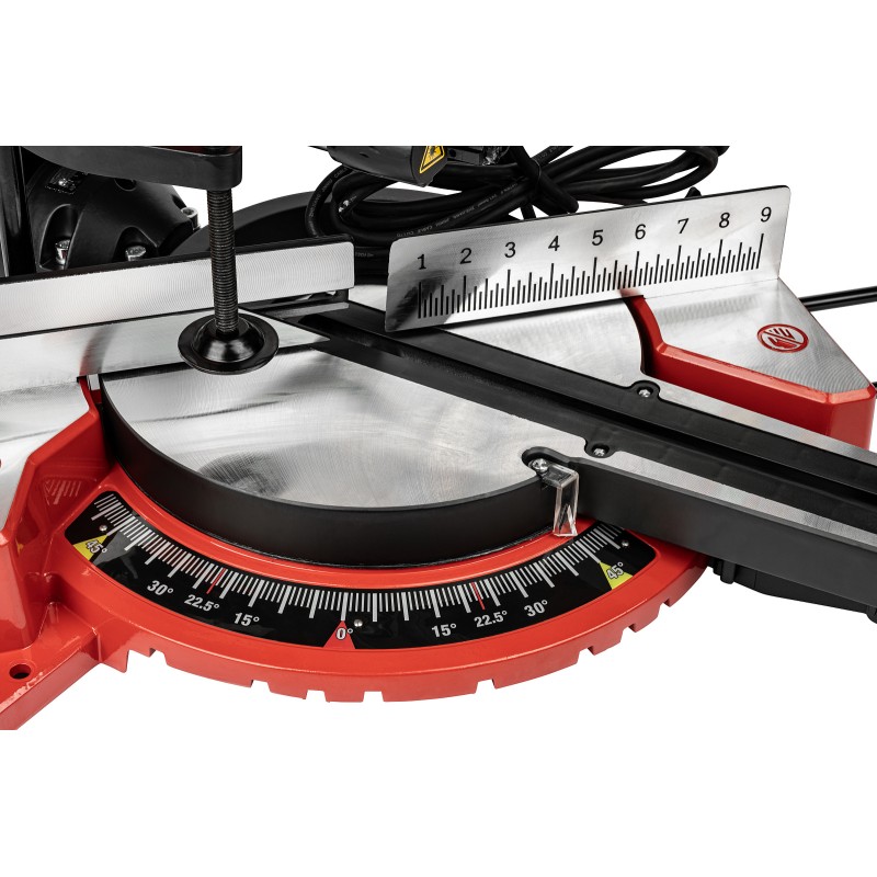 Пила торцовочно-усовочная Elitech ПТ 2030К (E2006.010.00)